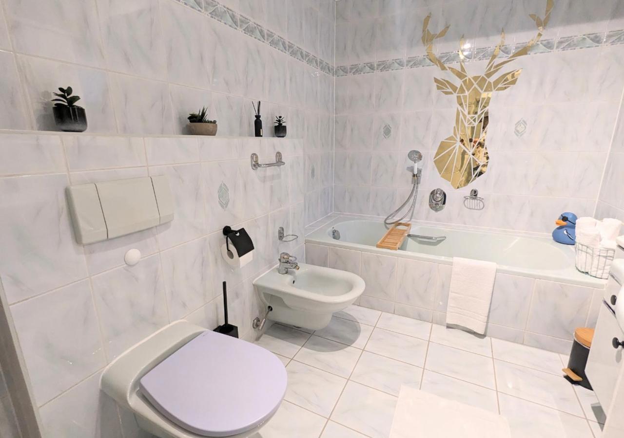 Fewo Goldstueck Mit Privatem Spa Und Whirlpool กราเฟอเนา ภายนอก รูปภาพ