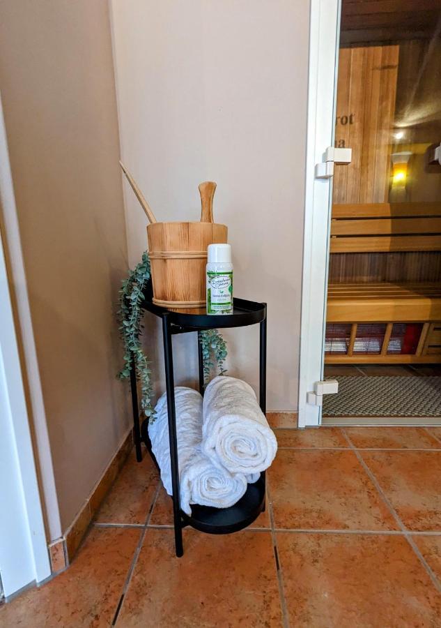 Fewo Goldstueck Mit Privatem Spa Und Whirlpool กราเฟอเนา ภายนอก รูปภาพ