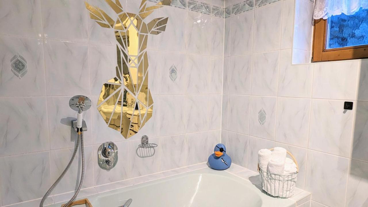 Fewo Goldstueck Mit Privatem Spa Und Whirlpool กราเฟอเนา ภายนอก รูปภาพ